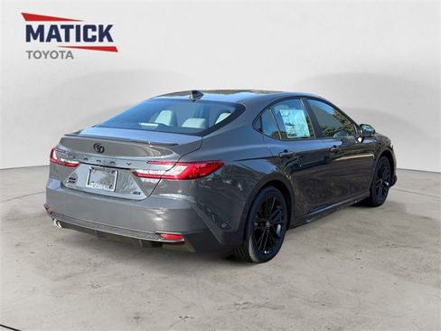New 2026 Toyota Camry SE image 7