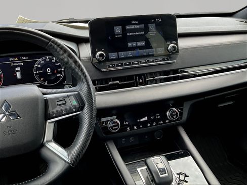 Used 2024 Mitsubishi Outlander SE Black Edition AWD/4WD image 9