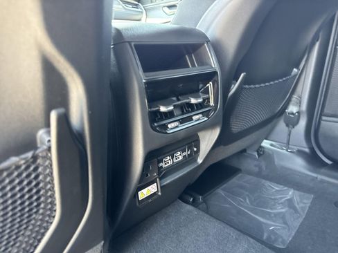 New 2025 Jeep Grand Cherokee Limited w/ Black Appearance Package image 30