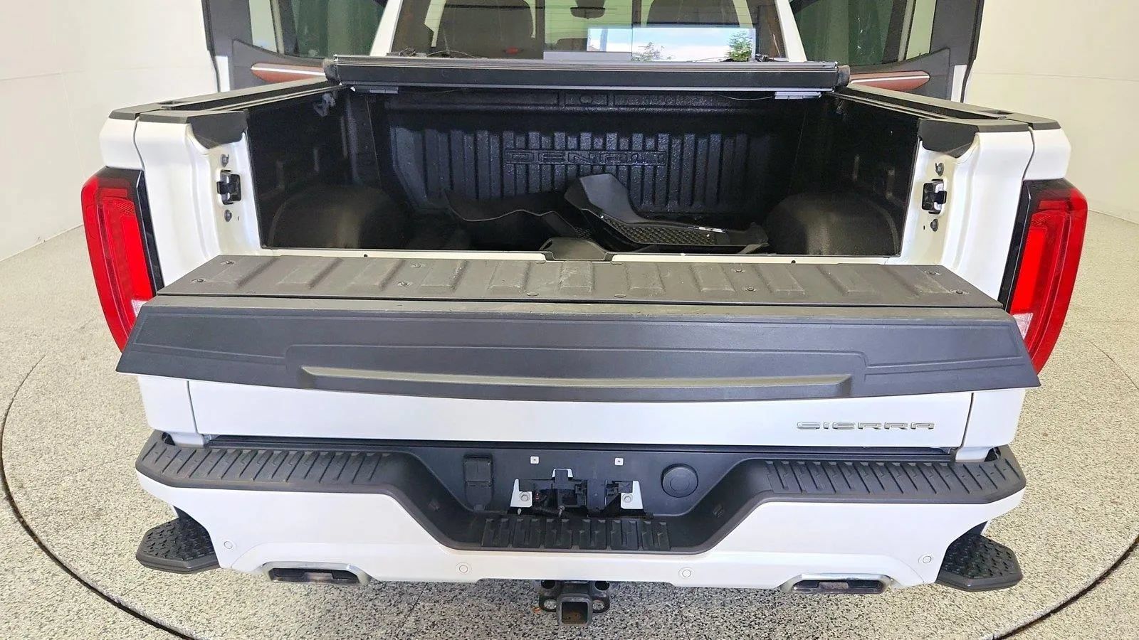 Used 2023 GMC Sierra 1500 Denali Ultimate AWD/4WD image 16