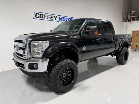 Used 2015 Ford F250 Lariat w/ Lariat Ultimate Package image 2
