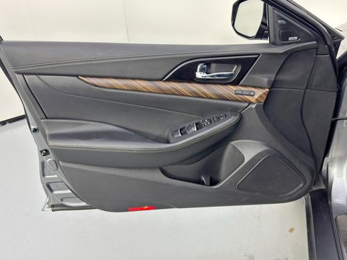 Used 2018 Nissan Maxima Platinum image 43