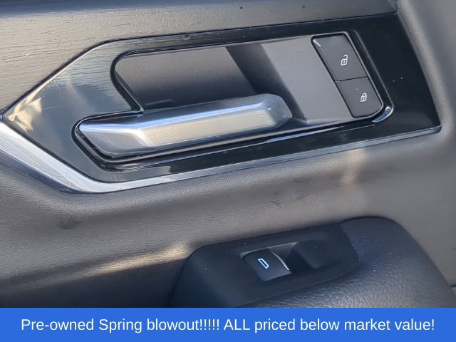 Used 2025 GMC Yukon Denali AWD/4WD image 36