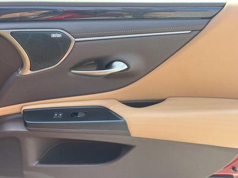 Used 2020 Lexus ES 300h w/ Premium Package FWD image 25