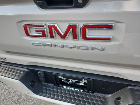 New 2026 GMC Canyon AT4 image 7