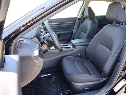 Certified 2025 Nissan Altima 2.5 SV FWD image 8
