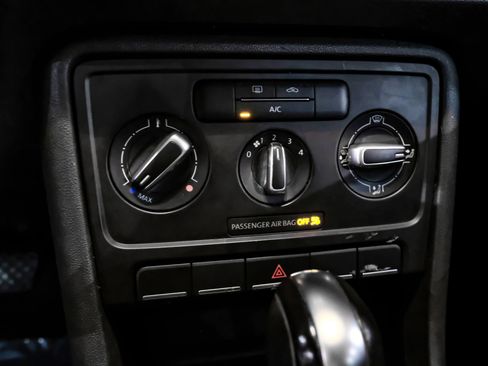 Used 2019 Volkswagen Beetle 2.0T S image 17