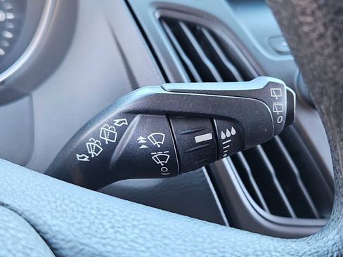 Used 2016 Ford Focus SE image 25