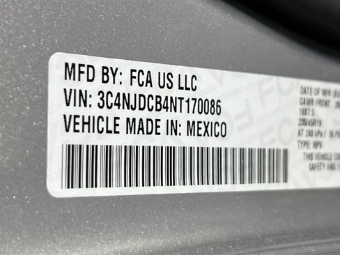 Used 2022 Jeep Compass High Altitude AWD/4WD image 31