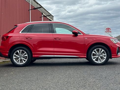 Used 2024 Audi Q3 2.0T Premium image 3