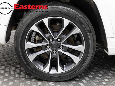 Used 2023 Jeep Grand Cherokee Overland w/ Advanced Protech Group III AWD/4WD image 33