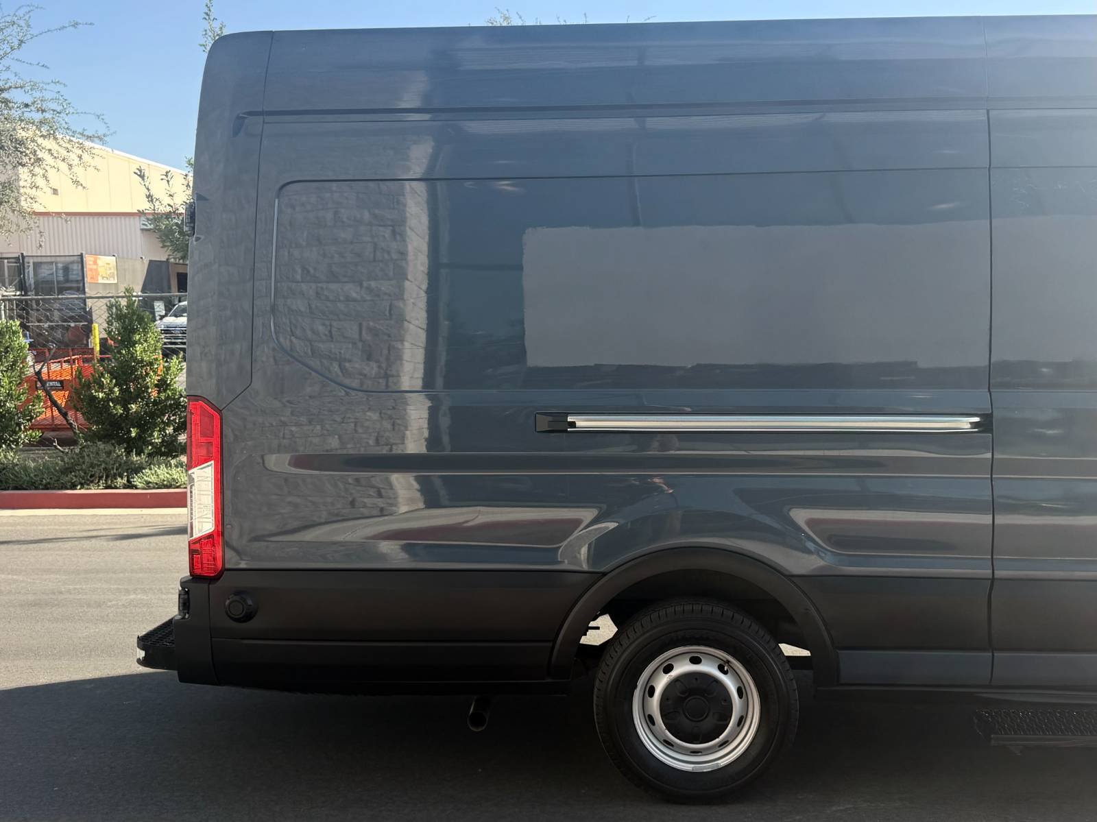 Used 2020 Ford Transit 250 148 High Roof Extended RWD image 5