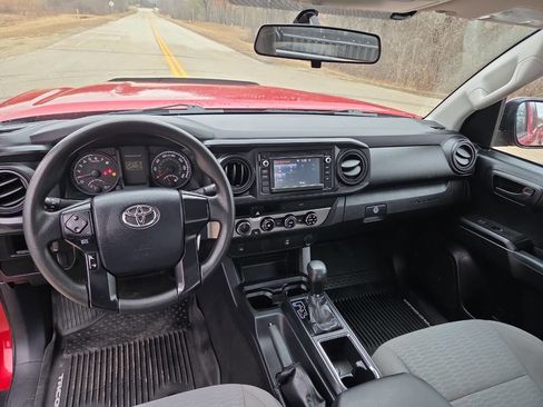 Used 2017 Toyota Tacoma SR image 13