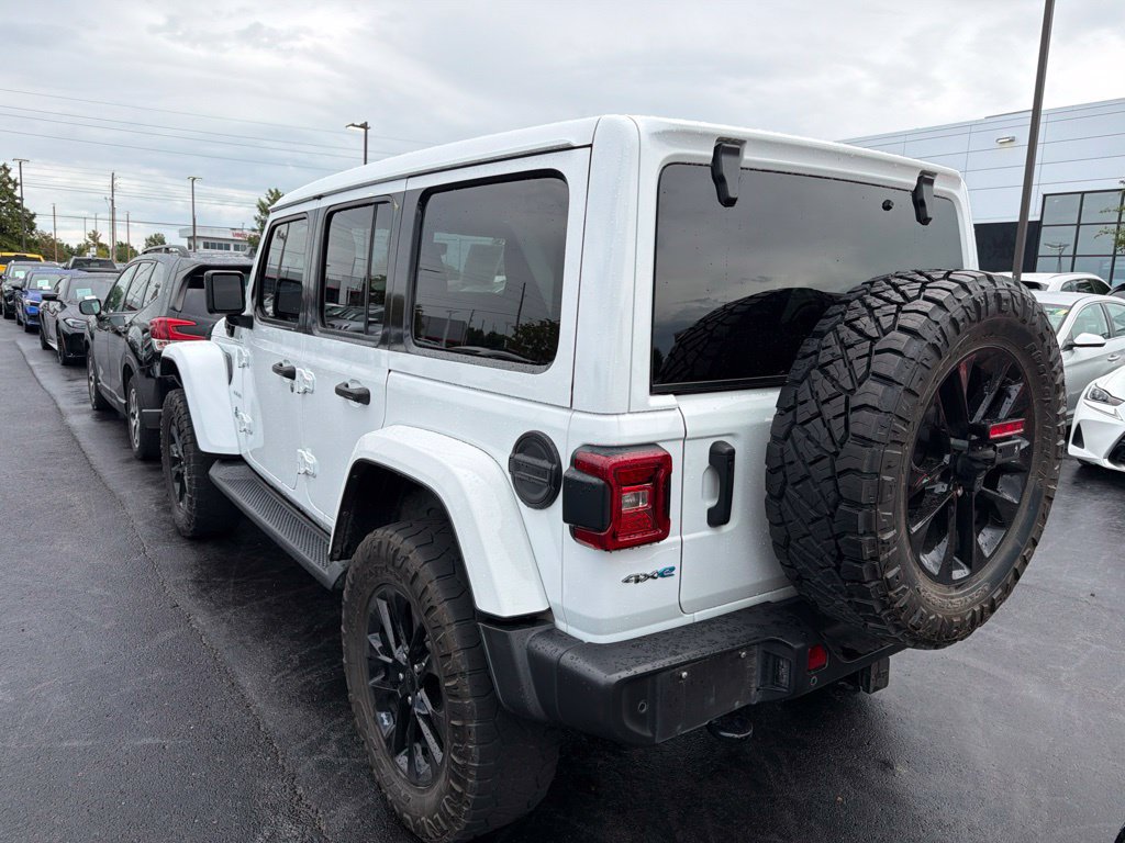 Used 2021 Jeep Wrangler Unlimited Sahara w/ Cold Weather Group AWD/4WD image 4