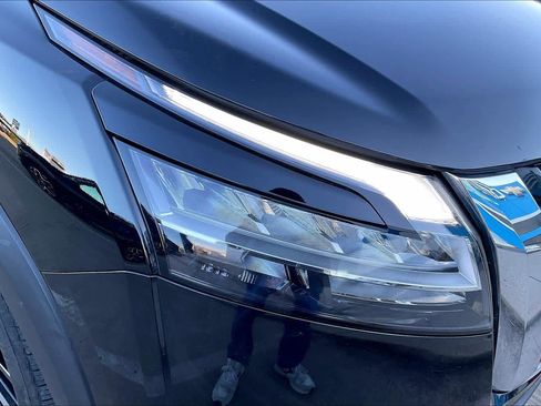 Used 2024 Nissan Pathfinder Platinum image 28