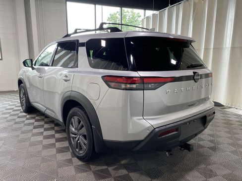 Used 2024 Nissan Pathfinder SV AWD/4WD image 6