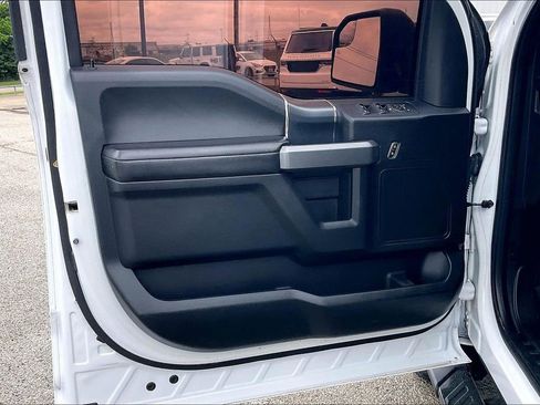Used 2018 Ford F150 XLT w/ Equipment Group 302A Luxury AWD/4WD image 17