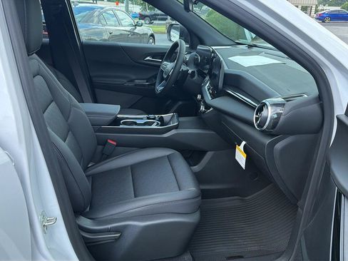 New 2027 Chevrolet Equinox LT w/ Convenience Package II FWD image 13