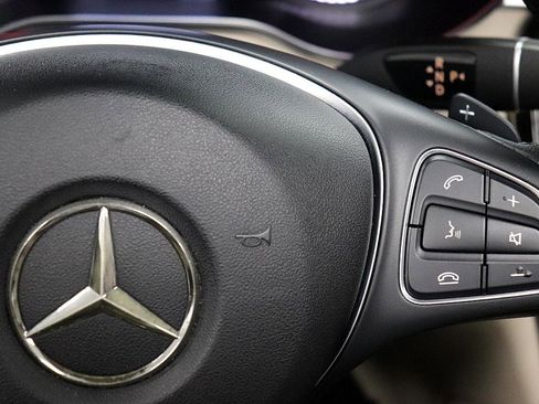 Used 2019 Mercedes-Benz GLC 300 image 32