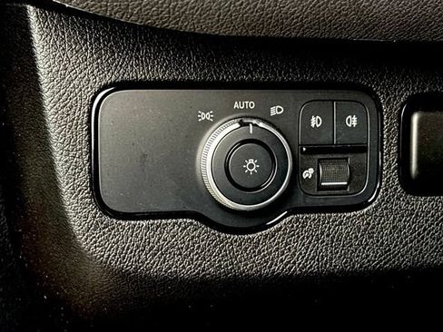 Used 2025 Mercedes-Benz Sprinter 2500 image 17