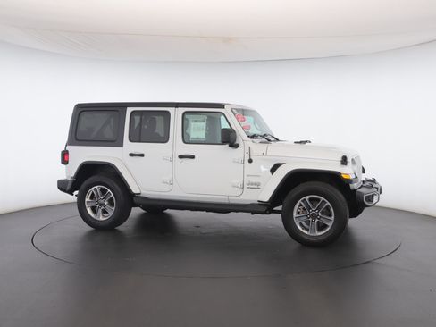 Certified 2021 Jeep Wrangler Unlimited Sahara w/ Cold Weather Group image 30