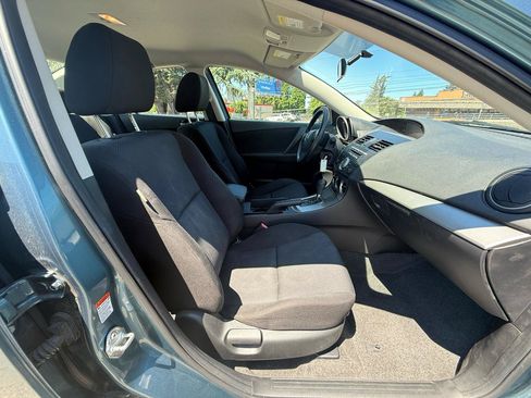 Used 2011 MAZDA MAZDA3 i Touring FWD image 17