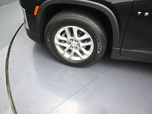 Used 2022 Chevrolet Traverse LS FWD image 12