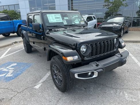 New 2025 Jeep Gladiator Sport image 7
