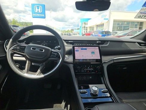 Used 2024 Jeep Grand Cherokee Overland w/ Trailer Tow Package image 10