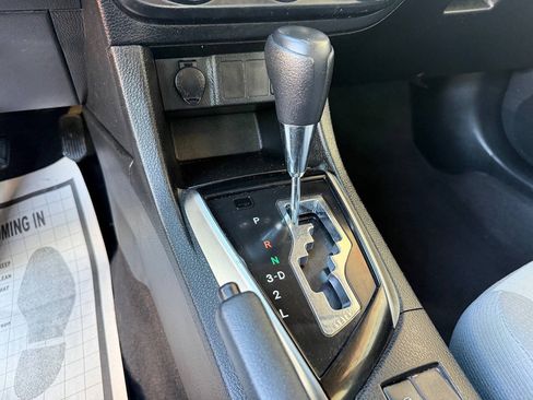 Used 2016 Toyota Corolla L FWD image 25