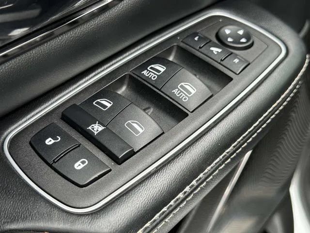 Used 2024 RAM 1500 Limited AWD/4WD image 32