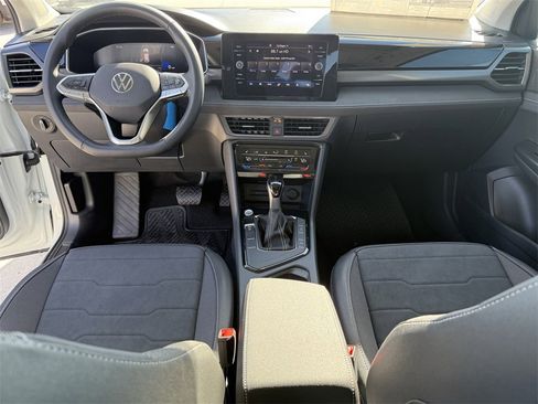 New 2026 Volkswagen Taos SE image 26