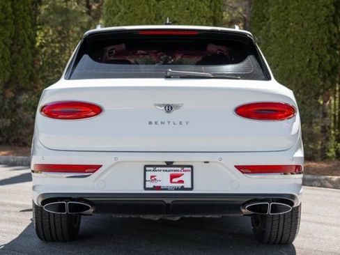 Used 2022 Bentley Bentayga image 24