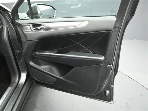 Certified 2019 Lincoln MKC Select w/ Select Plus Package image 32