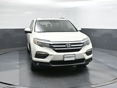 Used 2017 Honda Pilot Touring image 16
