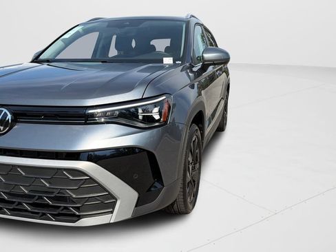 New 2026 Volkswagen Taos SE FWD image 32