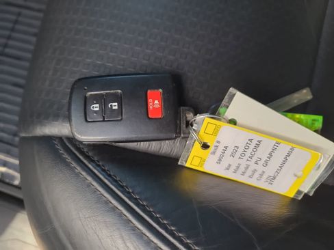 Used 2023 Toyota Tacoma TRD Off-Road w/ TRD Premium Off Road Package image 28