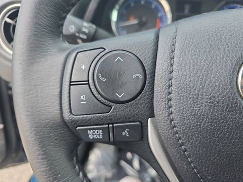 Used 2018 Toyota Corolla SE FWD image 17