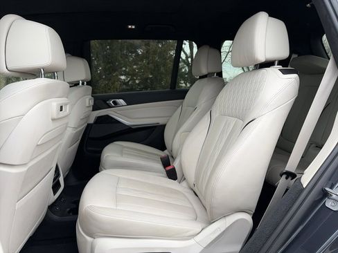 Used 2020 BMW X7 xDrive40i w/ M Sport Package image 16