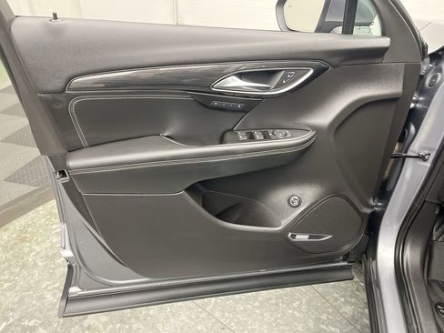 Certified 2022 Buick Envision Essence w/ Technology Package I image 8