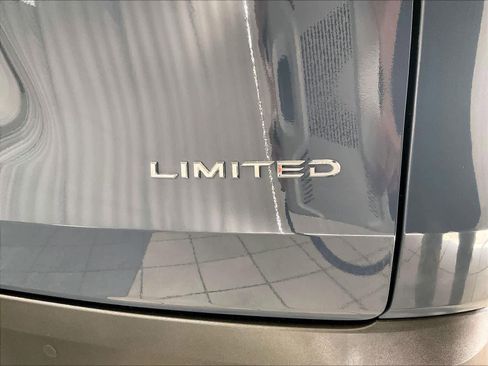 Used 2025 Toyota Grand Highlander FWD image 30