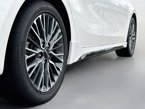 Used 2023 Kia Forte GT-Line FWD image 9
