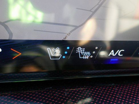 New 2026 Chevrolet Traverse RS image 19