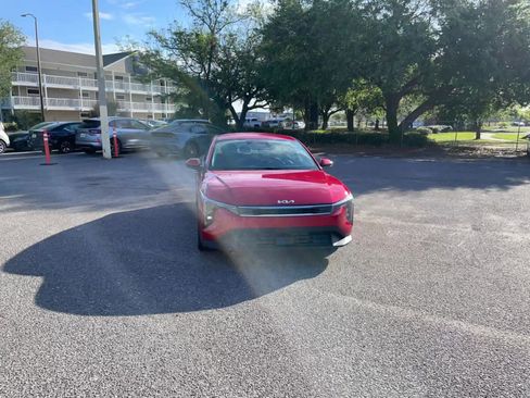 Used 2025 Kia K4 LXS image 16