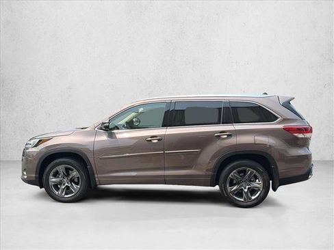 Used 2018 Toyota Highlander Limited Platinum AWD/4WD image 8