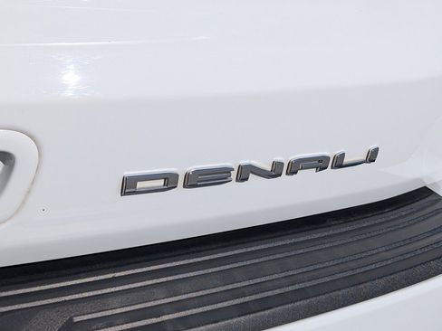 Used 2023 GMC Yukon Denali w/ Advanced Technology Package image 34