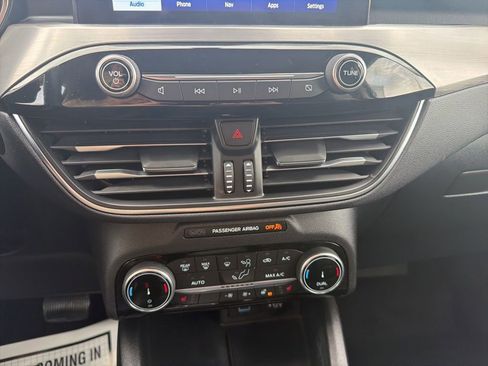 Used 2022 Ford Escape Titanium image 29