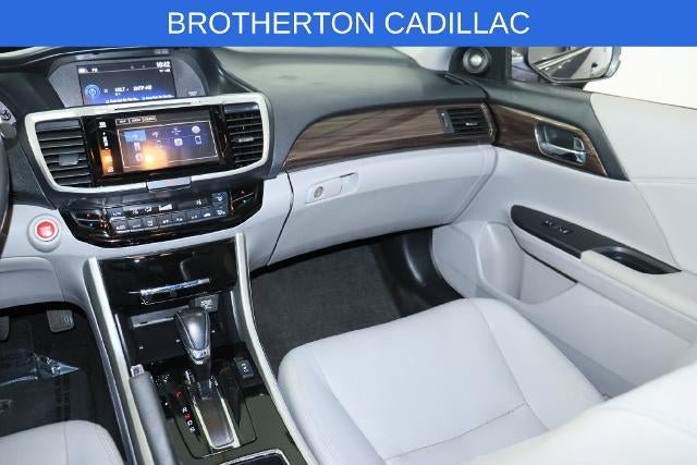 Used 2017 Honda Accord Touring image 25