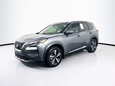 Used 2023 Nissan Rogue SL image 3