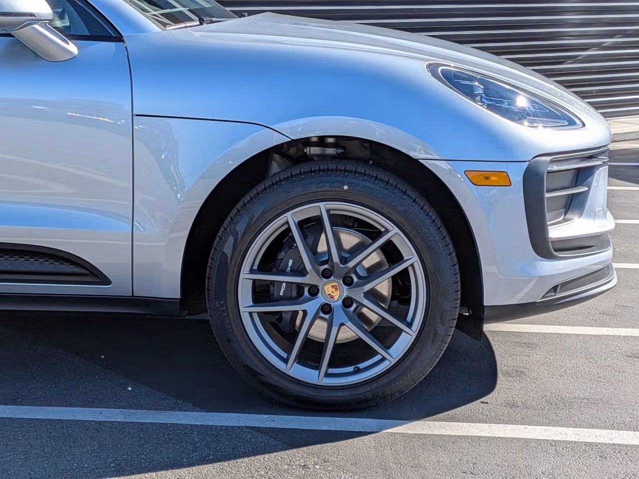 Certified 2026 Porsche Macan AWD/4WD image 11